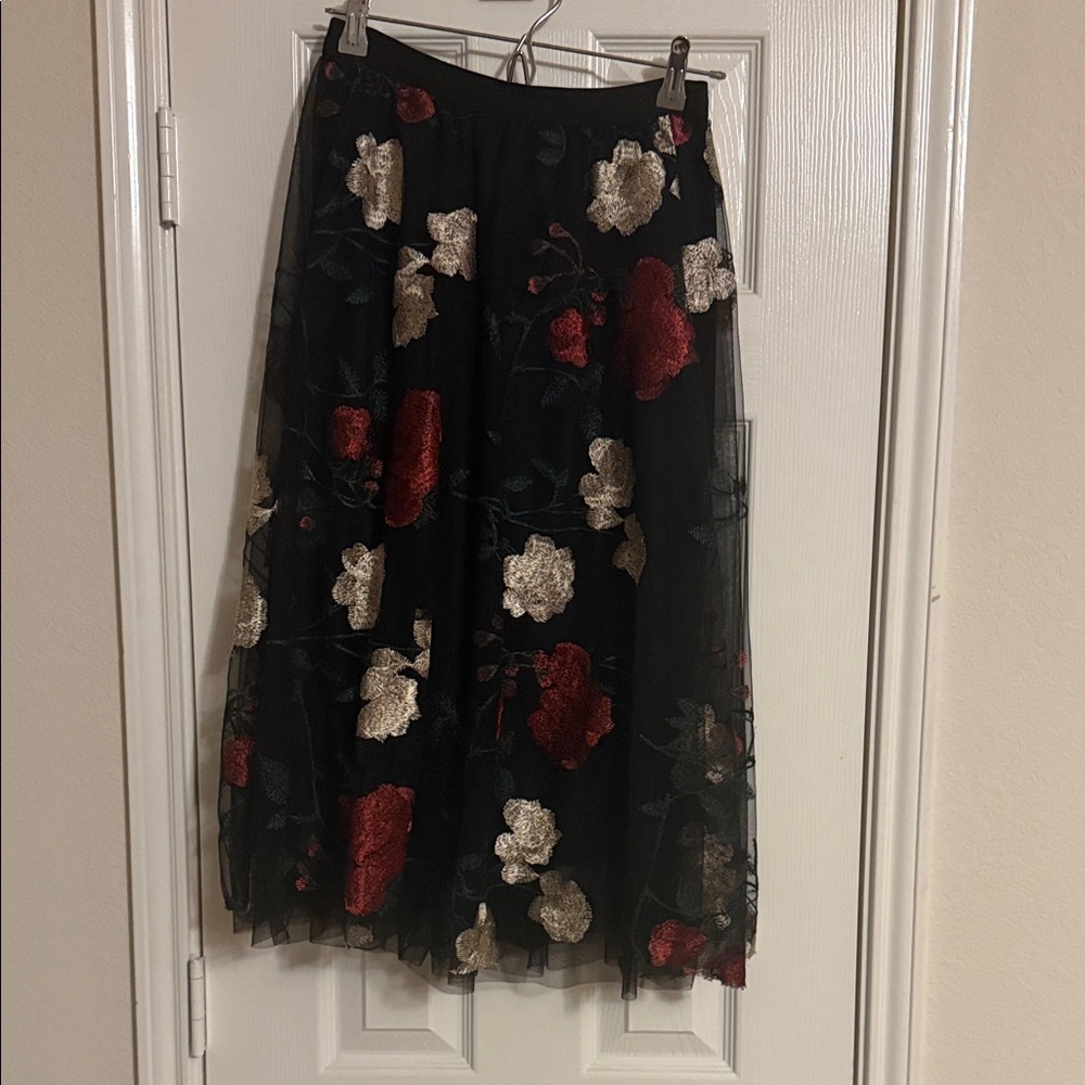 Sold❌A Classy Chic Boutique Black Floral Midi Skirt